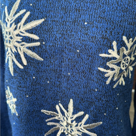 Croft & Barrow Blue Snowflake Embroidered Knit‎ Sweater Women’s M Winter - Picture 3 of 6